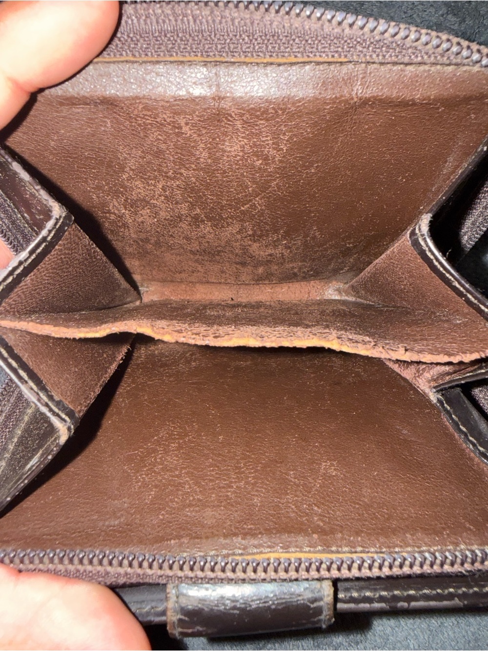 Gucci Brown GG Canvas Zip Wallet - Picture 5 of 6